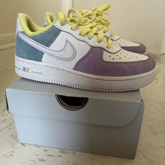 Nike Force 1 LV8 - Picture 2 of 4